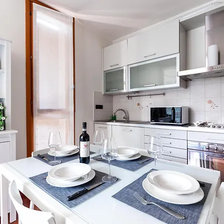 Appartement Caterina A 5 Minuti Da Fiere E San Siro Con Wifi-netflix-free Parking Milaan
